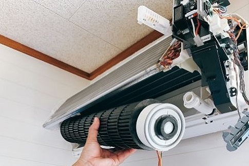 完全分解エアコンクリーニング