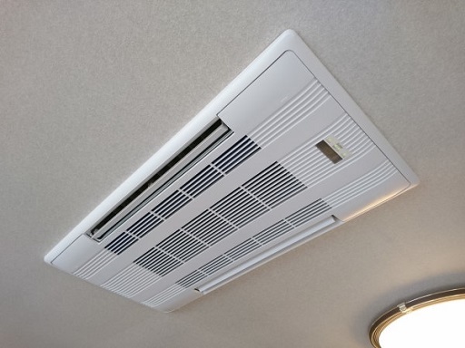 一般家庭用天井埋込み型エアコンクリーニング（吹き出し２方向）