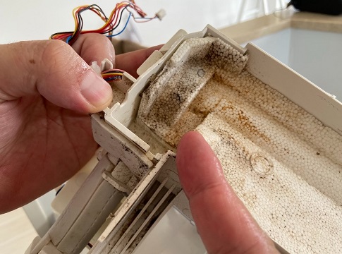 ドレンパンの洗浄前